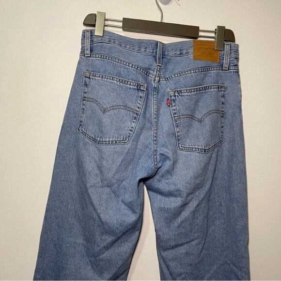 Levi’s Premium Baggy Dad Jeans Light Wash Distressed in W28xL30 zip fly Women’s - Picture 7 of 10